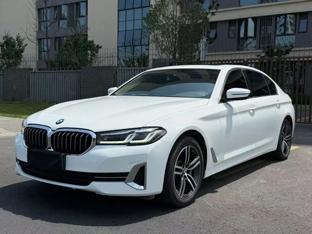 Open image lightbox: BMW 5 Series 2022 530Li 2.0T Leading M Sports Suit (Modified) Automatic Gear