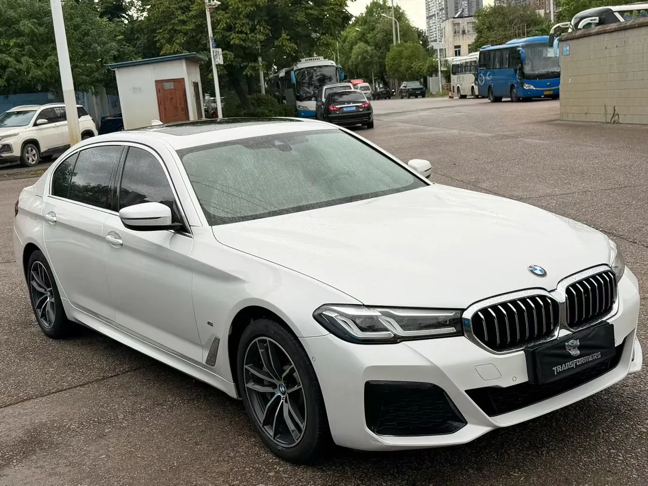 BMW 5 series new energy 2021 535Le 2.0T luxury package automatic gear 3