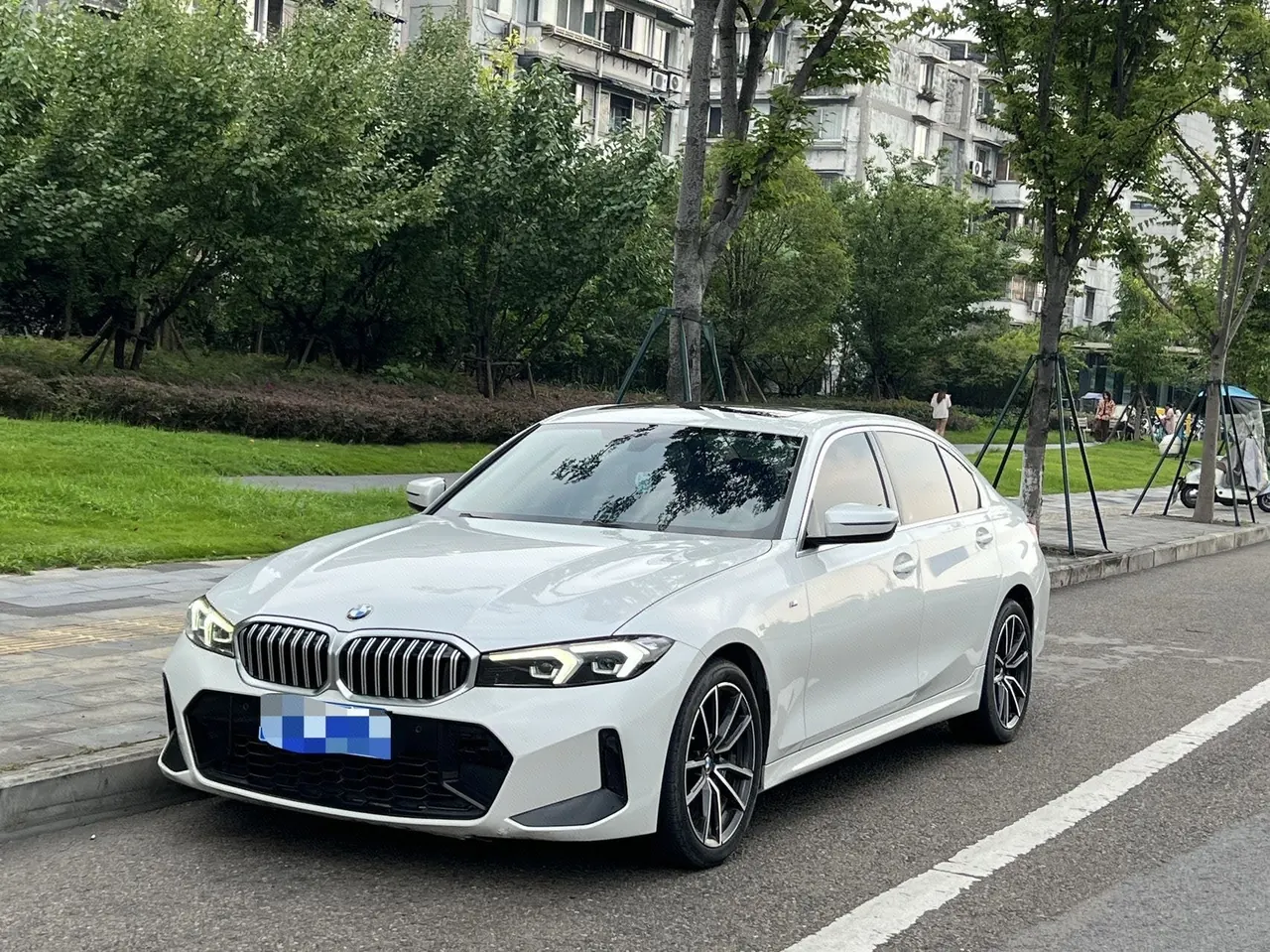 Open image lightbox: BMW 3 Series 2023 320Li 2.0T M Sports Suit Automatic Gear
