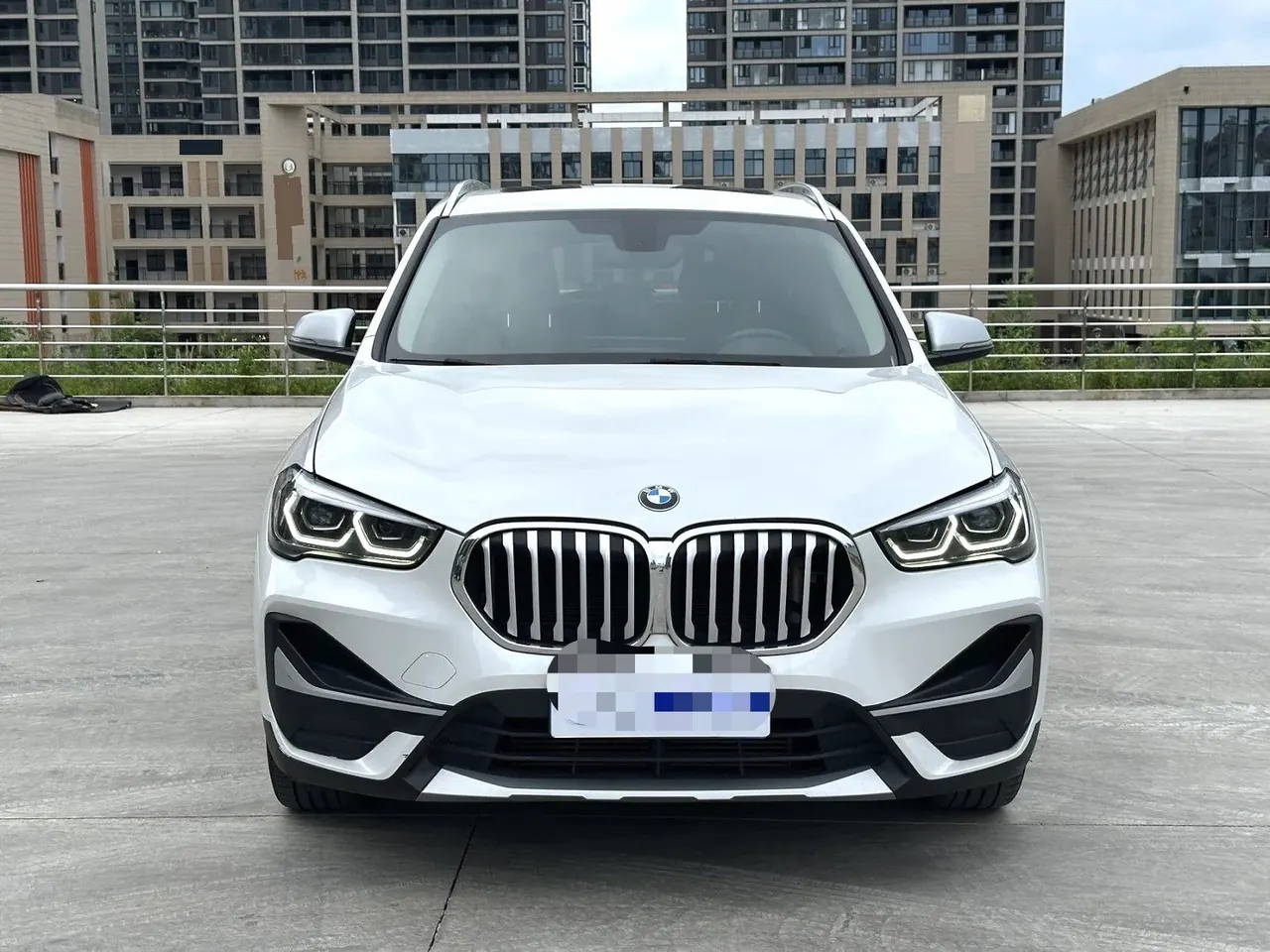 BMW 2022 X1 sDrive20Li 1.5T fashion automatic gear 2