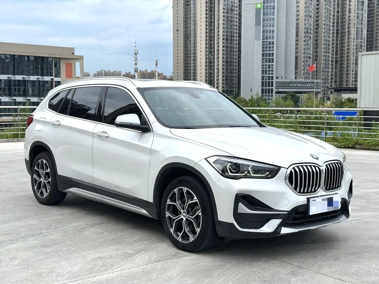 BMW 2022 X1 sDrive20Li 1.5T fashion automatic gear 3
