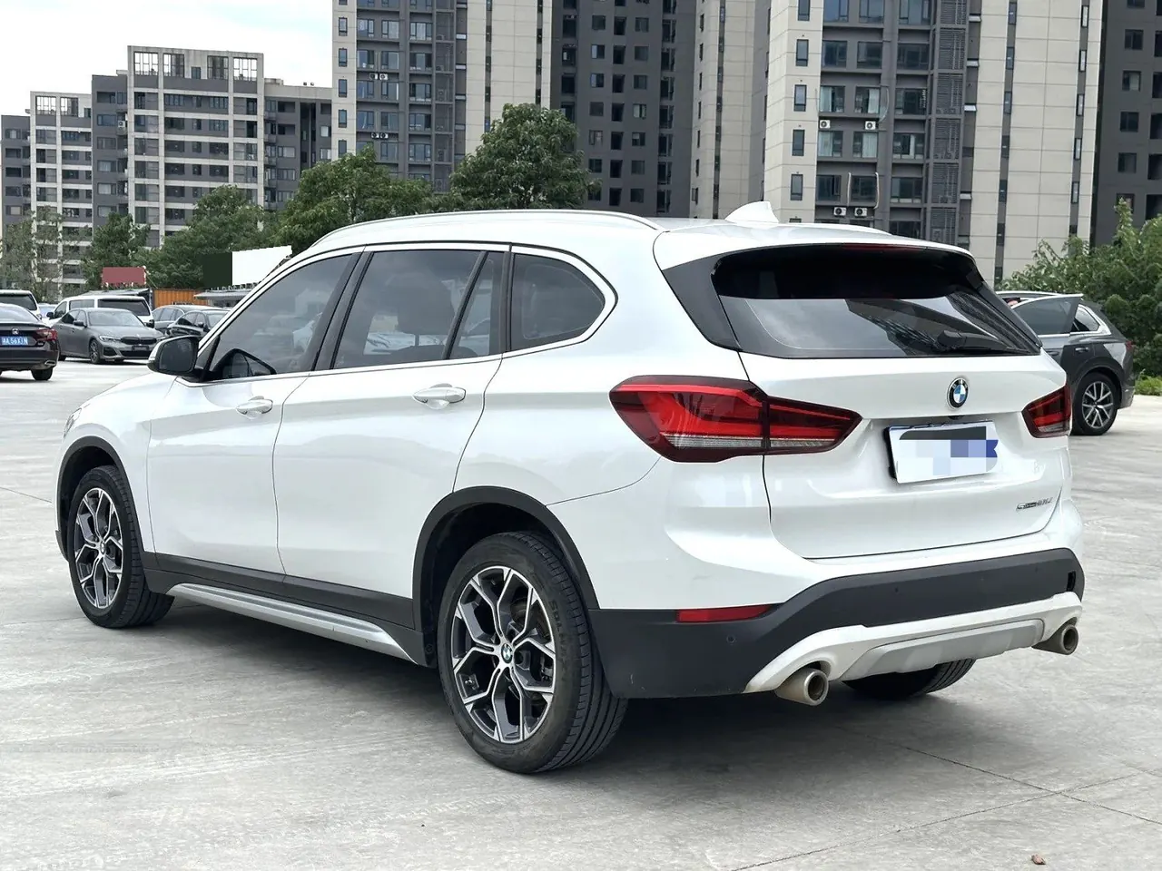 BMW 2022 X1 sDrive20Li 1.5T fashion automatic gear 4
