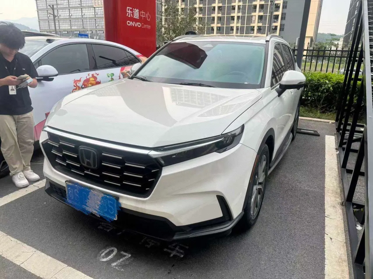 打开图片灯箱:Honda 2023 CR-V 1.5T Stepless 240TURBO Two-Drive Front is still 7-seat Automatic Gear