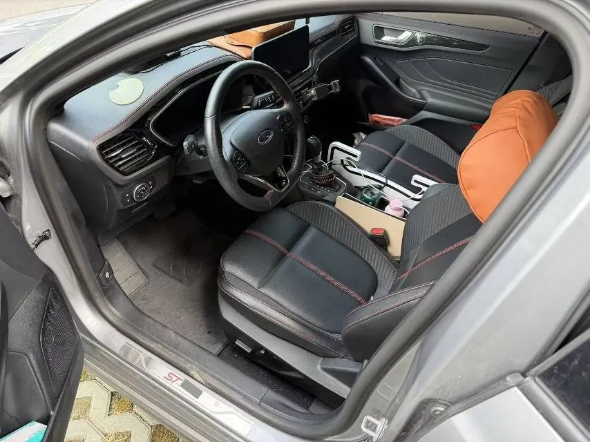 Ford 2021 Fox-hatchback 1.5T EcoBoost 180 ST Line Automatic 3