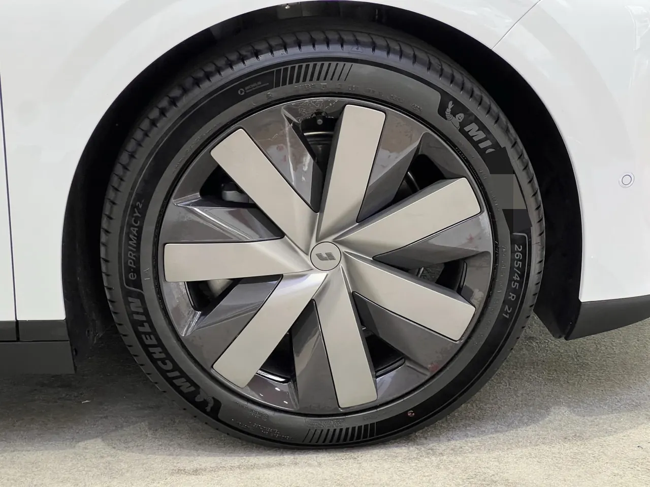 Li 2025 i6 four-wheel drive basic automatic transmission 6