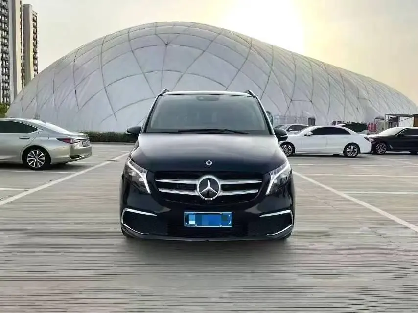 Mercedes Benz V 2022V 260 L 2.0T Premium Edition Automatic Gear 2