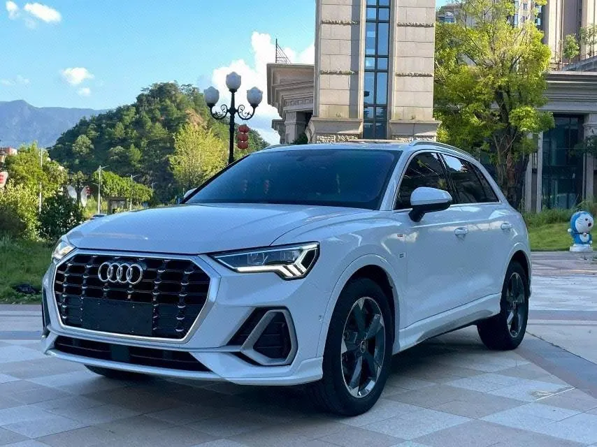 Open image lightbox: Audi 2022 Q3 1.4TFSI 35TFSI Fashion Elegant Automatic Gear