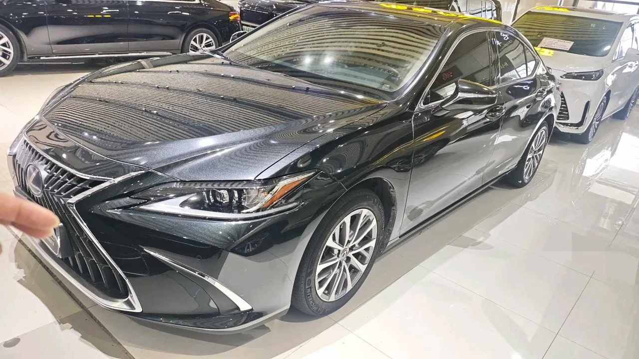 Open image lightbox: Lexus ES (Imported) 2022 ES300h 2.5 Stepless Excellence Edition Automatic Gear