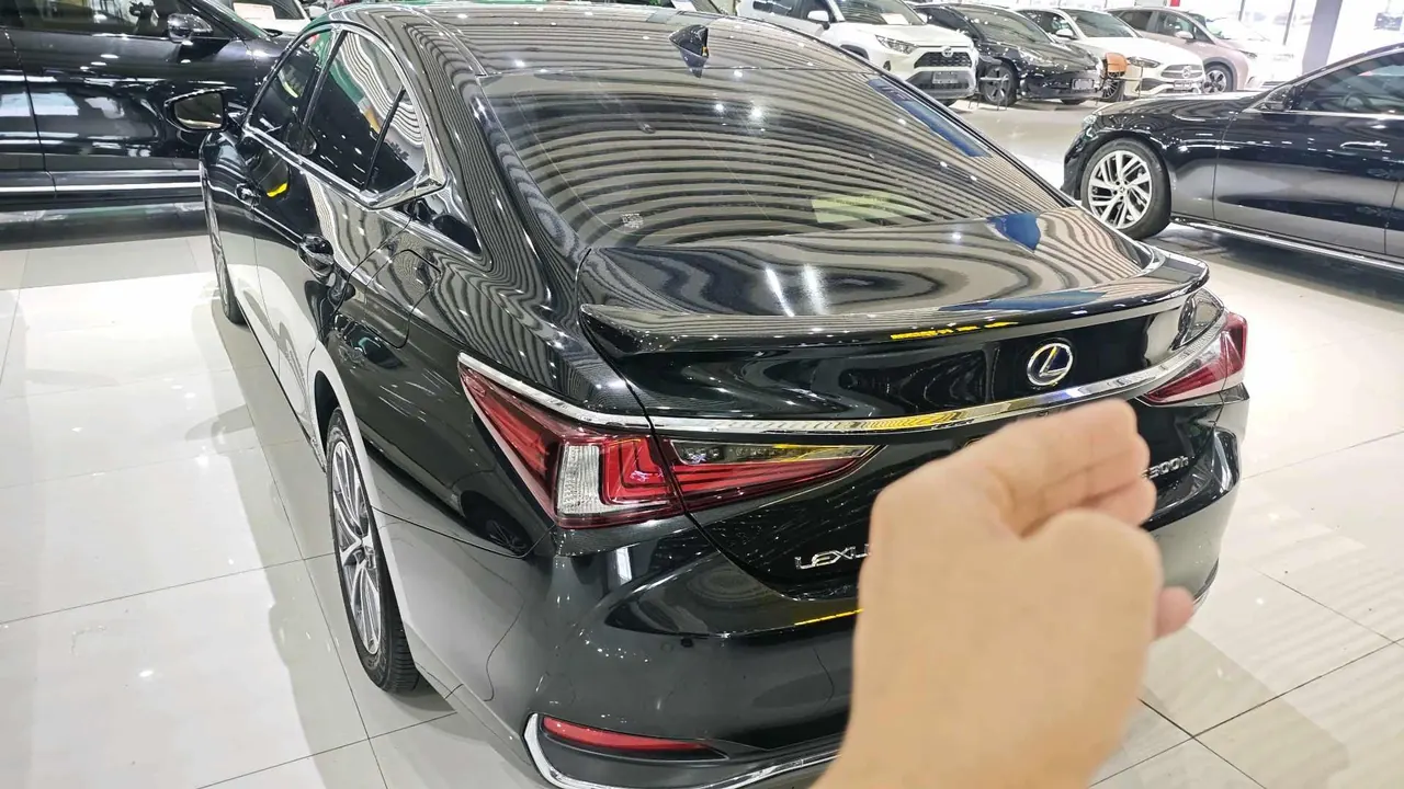 Lexus ES (Imported) 2022 ES300h 2.5 Stepless Excellence Edition Automatic Gear 9