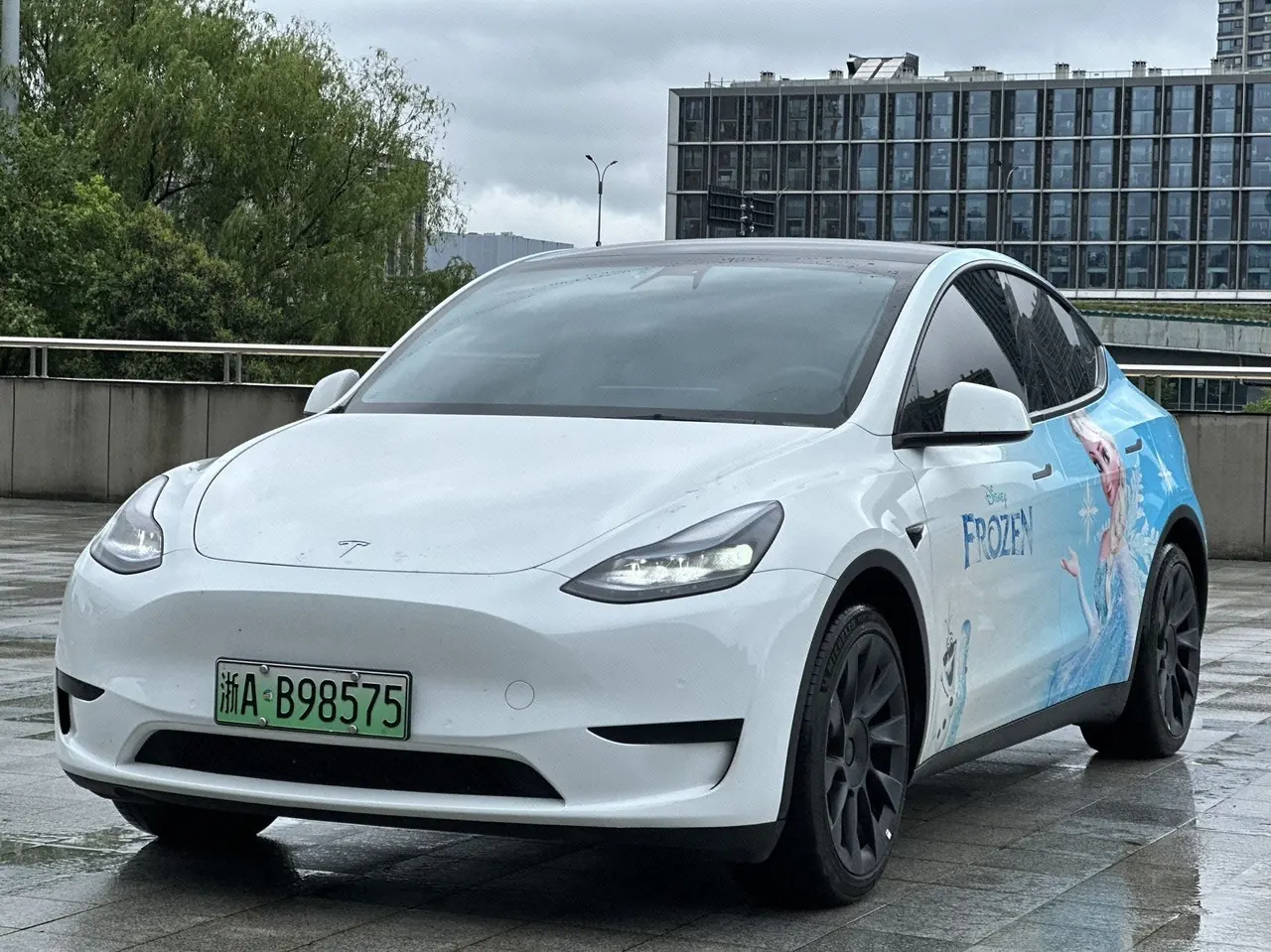 Open image lightbox: Tesla 2022 Model Y rear-wheel drive version (facelift) automatic gear