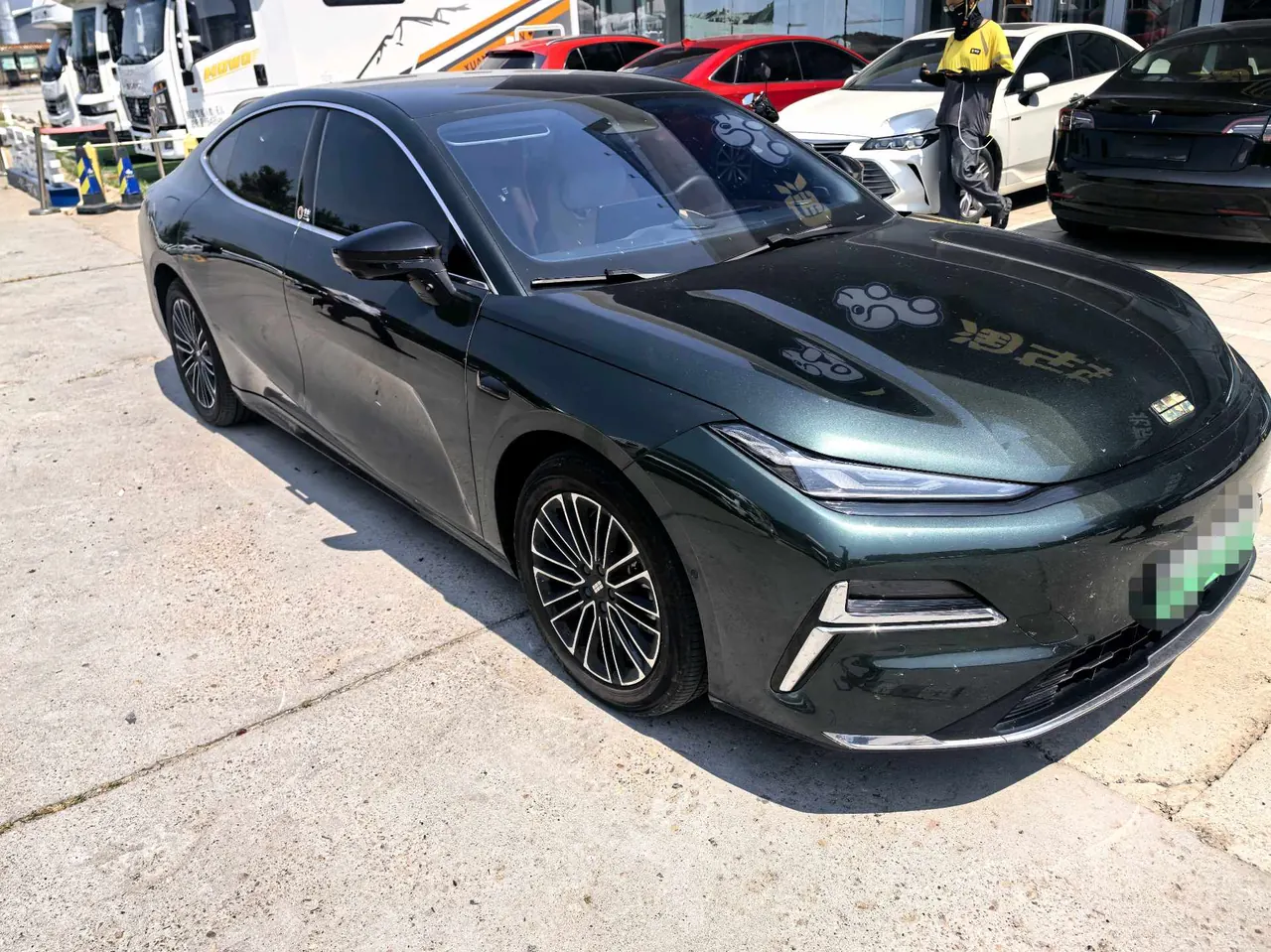 Geely Galaxy 2025 Xingyao 8 EM-i 1.5 130km Premium Edition Automatic Gear 2