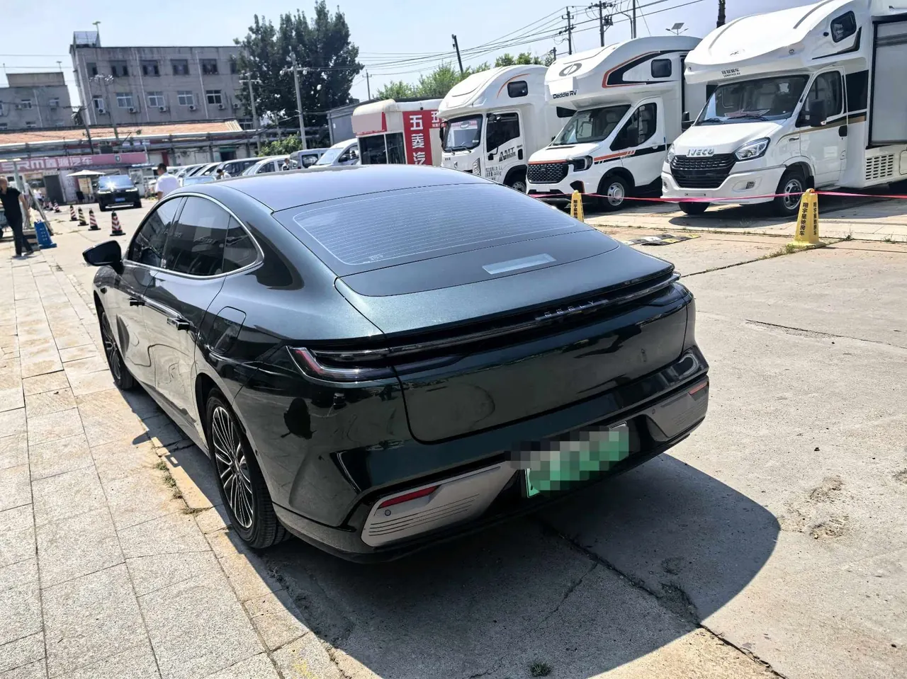 Geely Galaxy 2025 Xingyao 8 EM-i 1.5 130km Premium Edition Automatic Gear 4