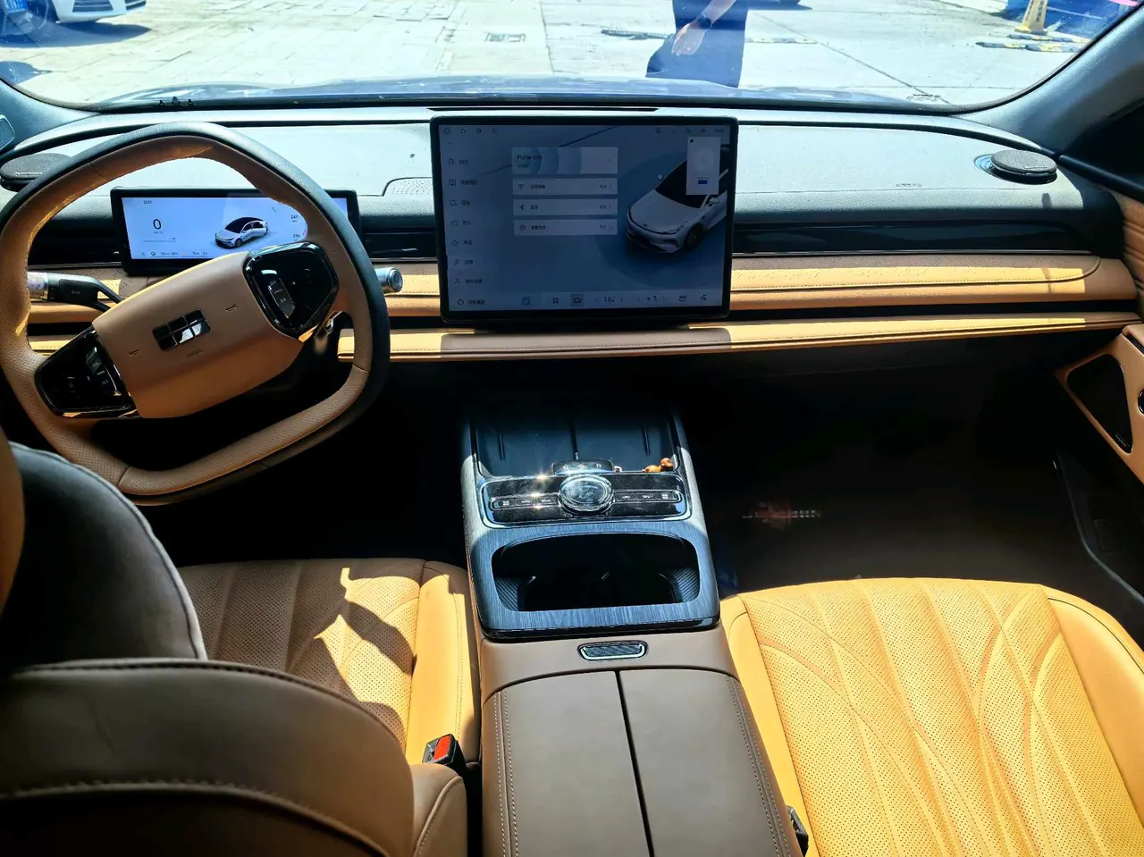 Geely Galaxy 2025 Xingyao 8 EM-i 1.5 130km Premium Edition Automatic Gear 5
