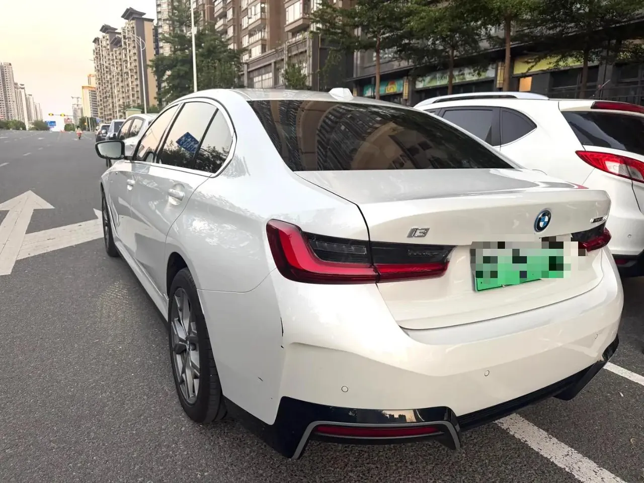 BMW 2025 i3 eDrive 35 L automatic gear 2