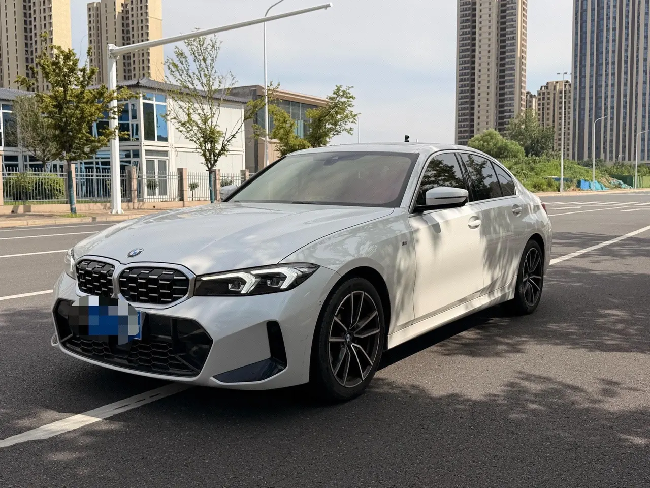 Open image lightbox: BMW 3 Series 2025 model 325i 2.0T M Sport Package automatic transmission
