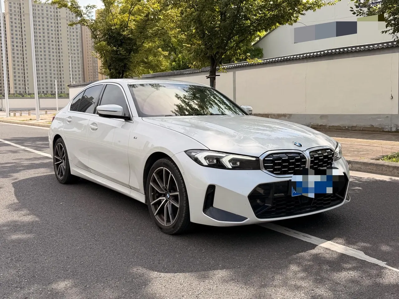 BMW 3 Series 2025 model 325i 2.0T M Sport Package automatic transmission 3