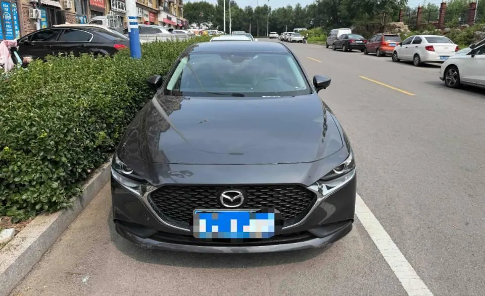 Mazda 3 Angkesaila 2022 Mazda 3 Angkesaila-sedan 2.0 quality automatic transmission 2