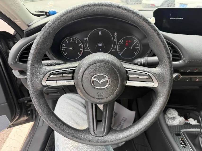 Mazda 3 Angkesaila 2022 Mazda 3 Angkesaila-sedan 2.0 quality automatic transmission 4