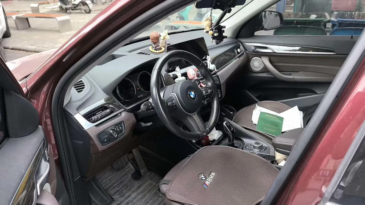 BMW 2021 X1 xDrive25Li 2.0T exclusive automatic gear 2