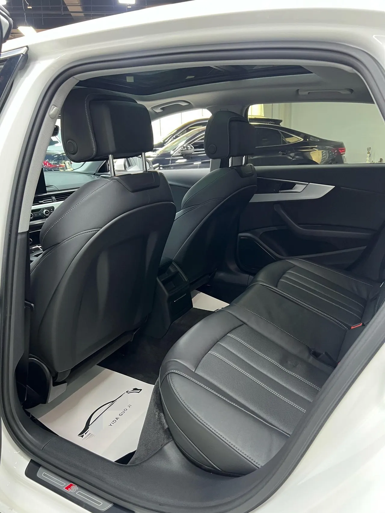 Audi 2022 A4L 2.0TFSI 35TFSI Fashion Dynamic Automatic 14