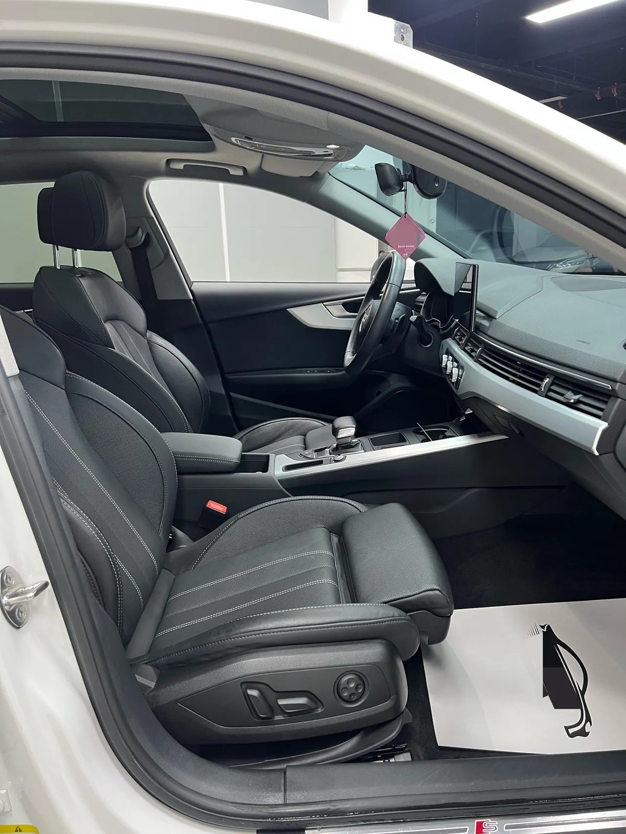Audi 2022 A4L 2.0TFSI 35TFSI Fashion Dynamic Automatic 19