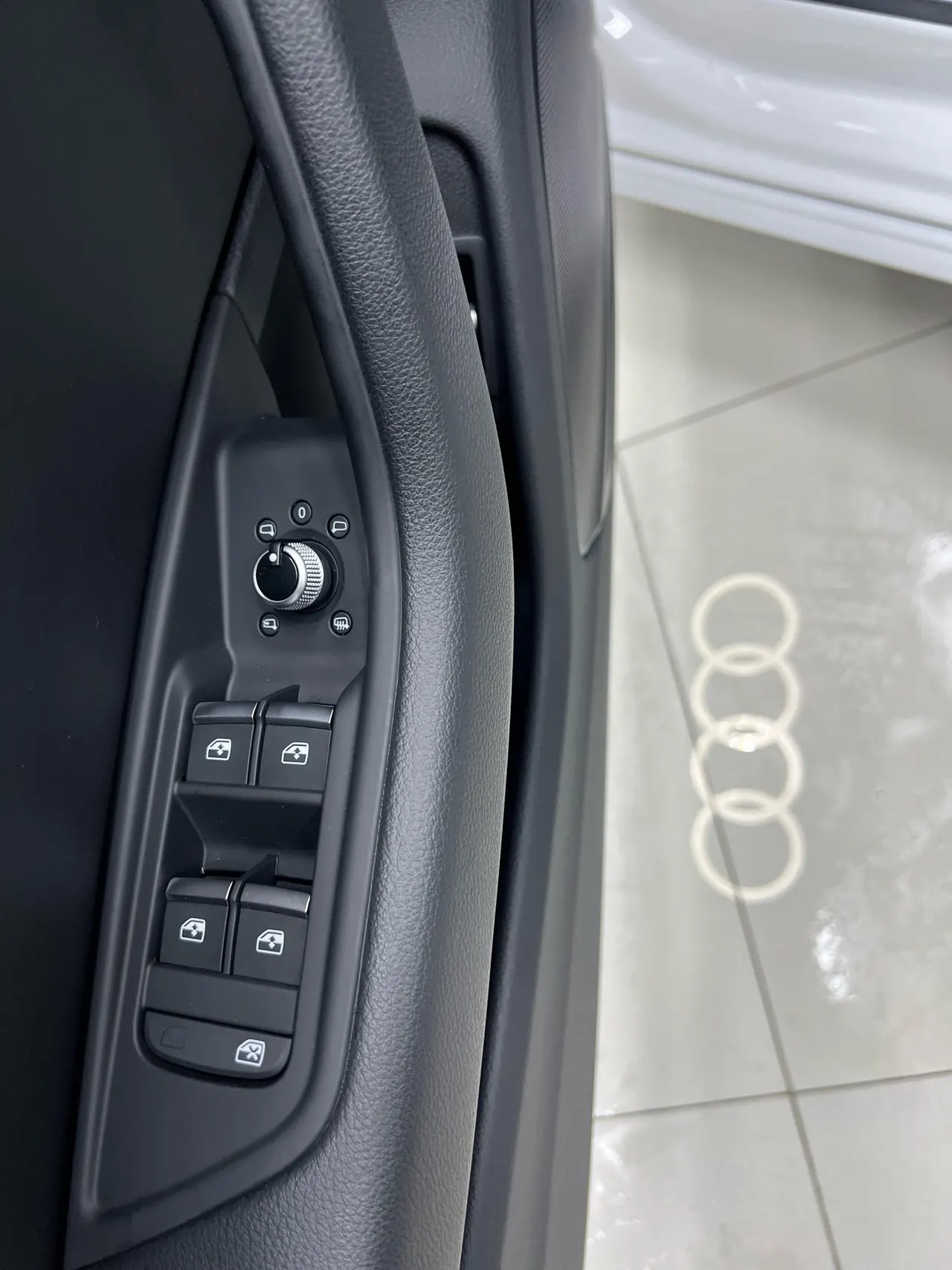 Audi 2022 A4L 2.0TFSI 35TFSI Fashion Dynamic Automatic 7