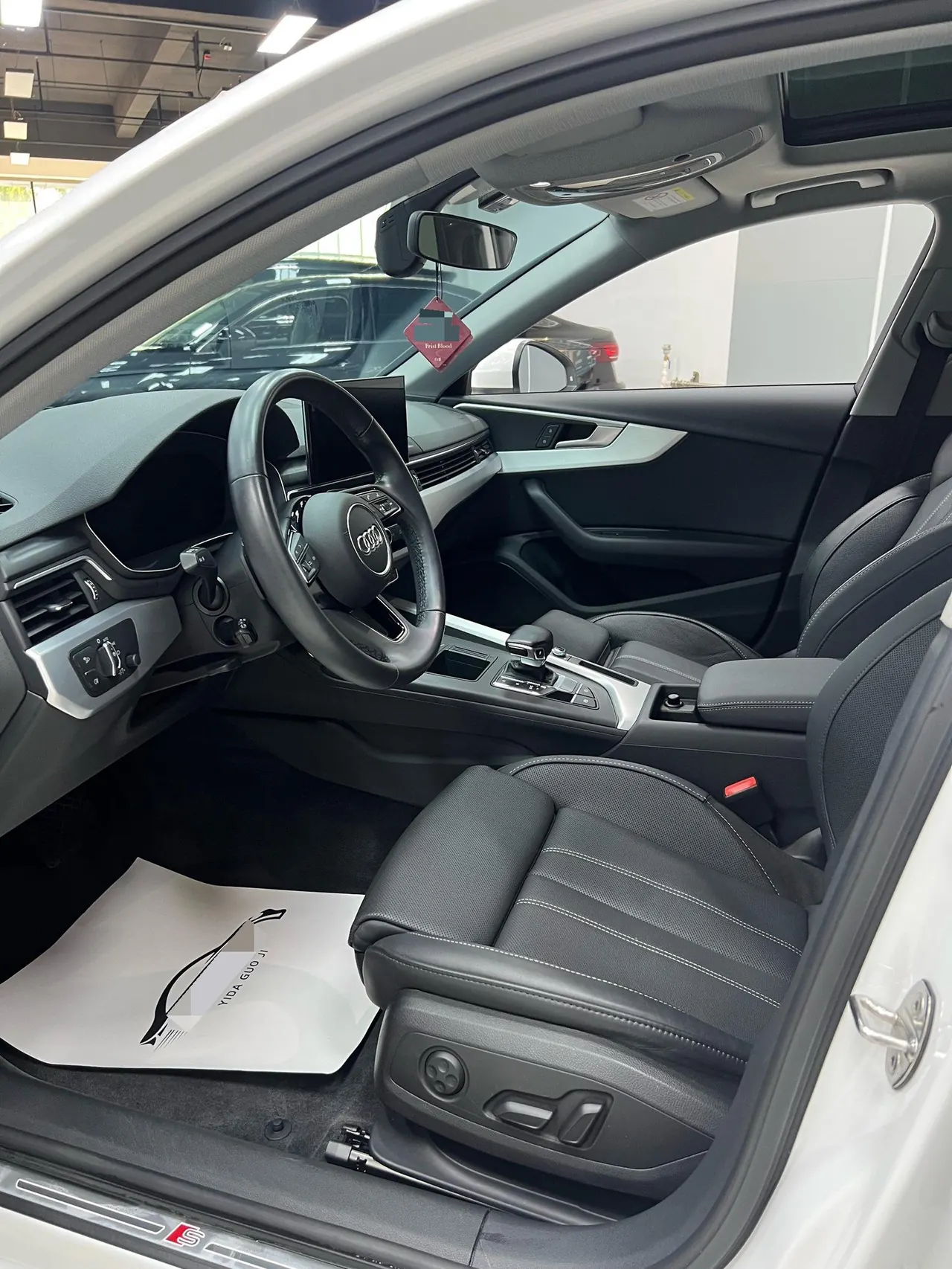 Audi 2022 A4L 2.0TFSI 35TFSI Fashion Dynamic Automatic 8