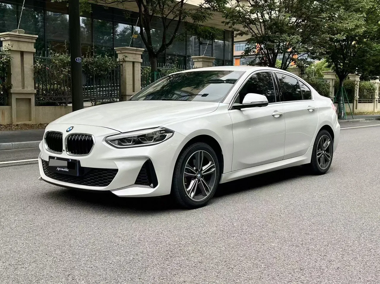 打开图片灯箱:BMW 1 Series 2021 120i 1.5T M Sports Edition (Modified) Automatic Gear