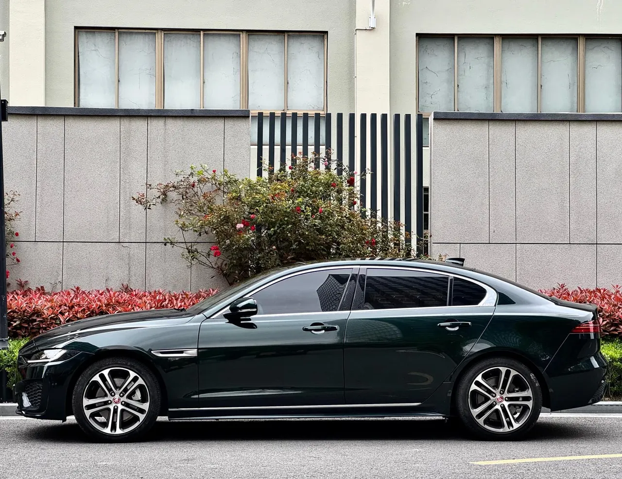 Jaguar 2022 XEL 2.0T 250PS R-DYNAMIC S Enterprising Sports Edition Automatic Gear 10