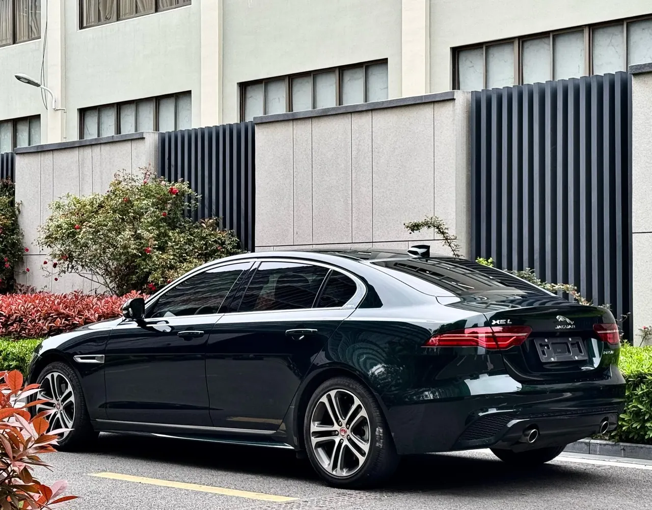 Jaguar 2022 XEL 2.0T 250PS R-DYNAMIC S Enterprising Sports Edition Automatic Gear 9