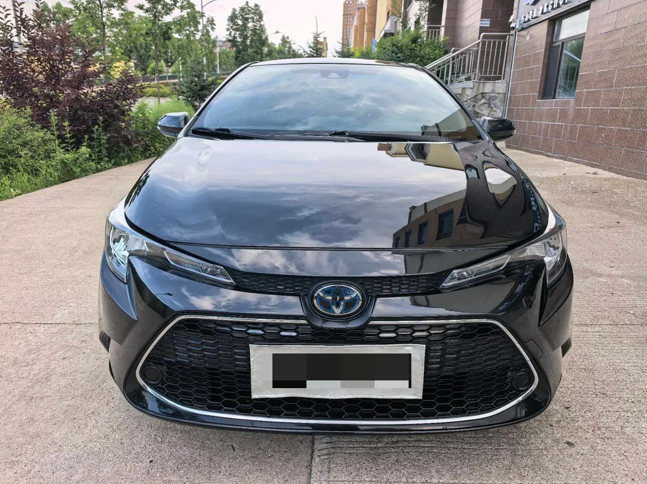 Toyota 2022 Lei Ling Shuangqing 1.8H Stepless Deluxe Edition Automatic Gear 2