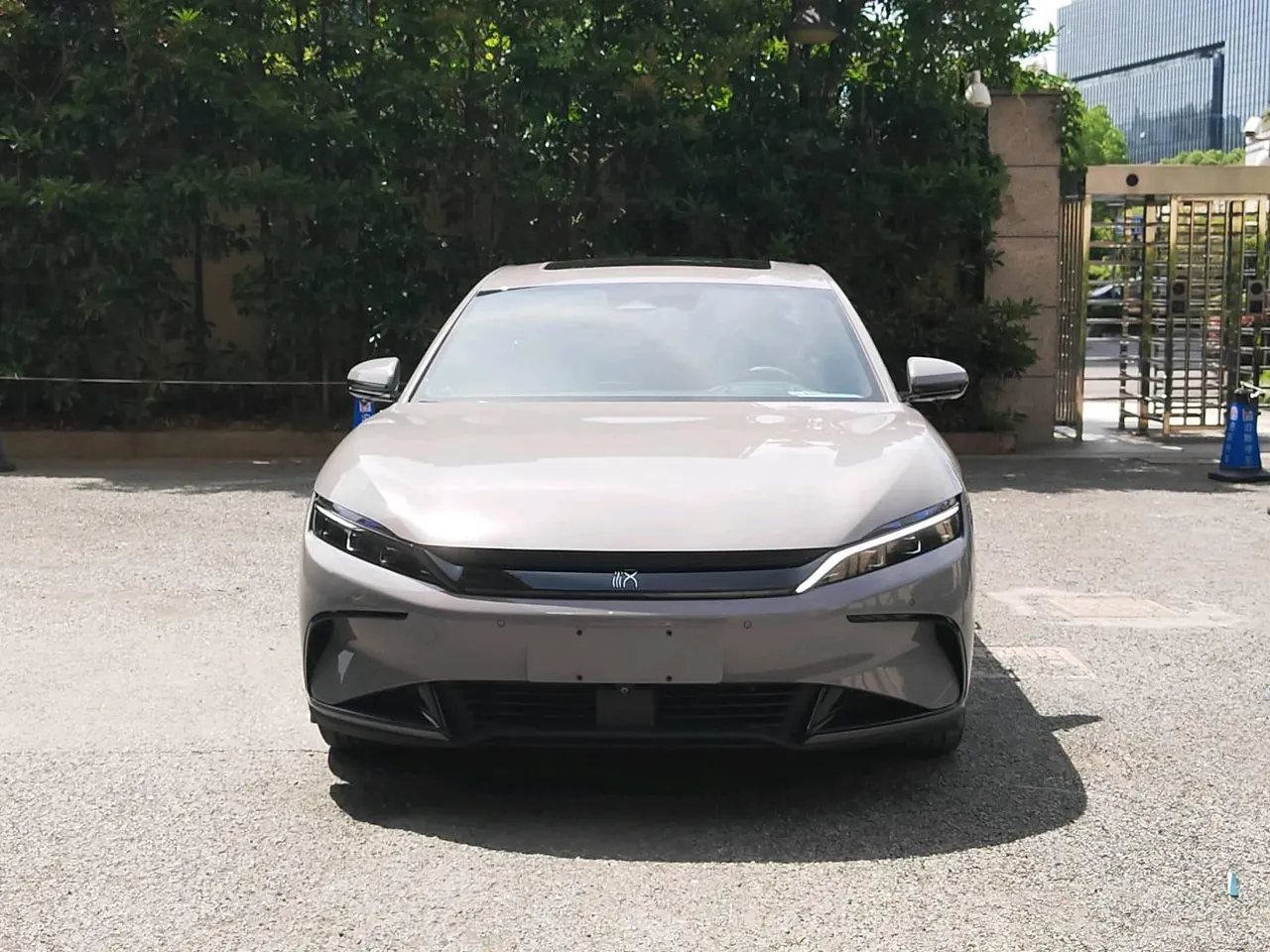 BYD 2025 Han EV smart driving version 605KM pilot version automatic gear 2