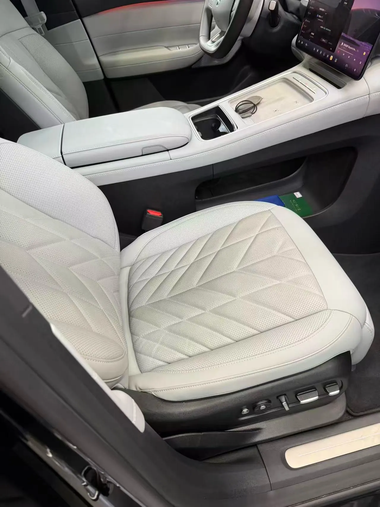 NIO 2025 ES6 75kWh automatic gear 3