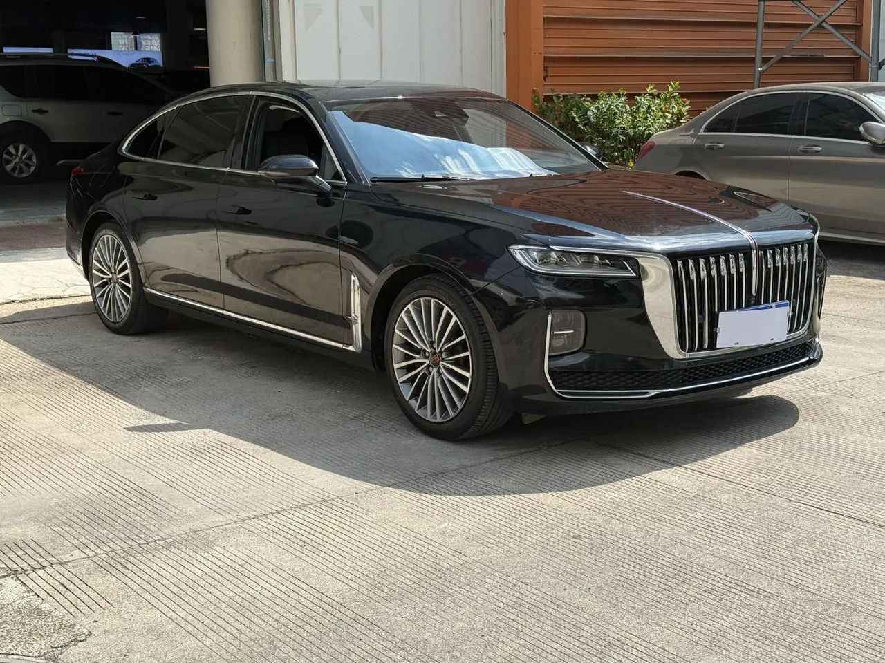 HongQi 2020 H9 48V 2.0T Zhilian Flag Edition Automatic Gear 2