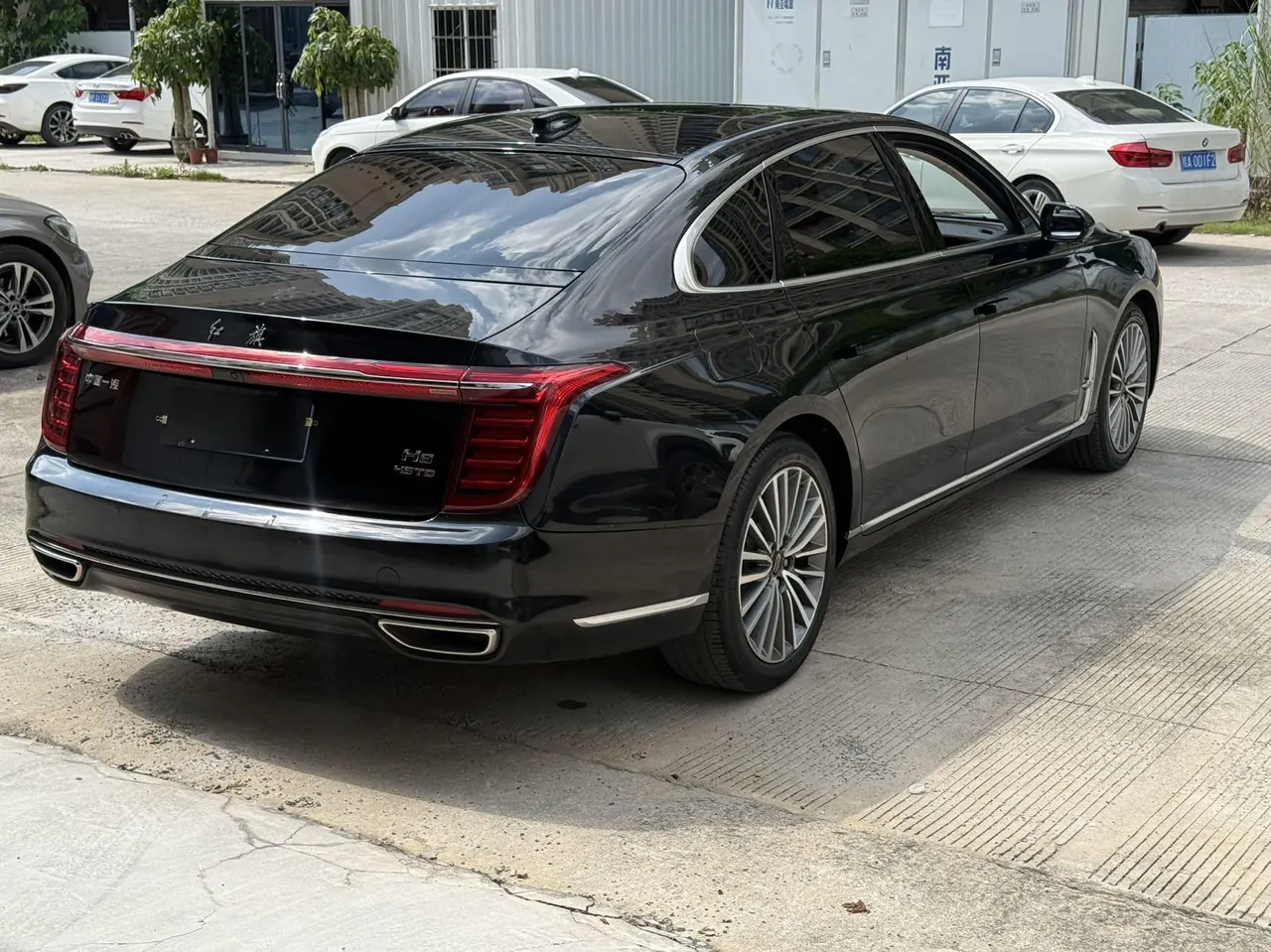 HongQi 2020 H9 48V 2.0T Zhilian Flag Edition Automatic Gear 3
