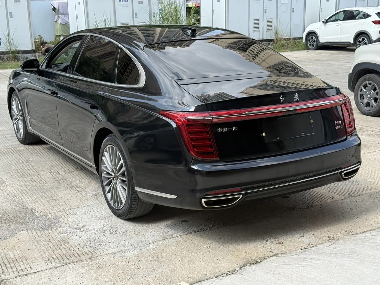HongQi 2020 H9 48V 2.0T Zhilian Flag Edition Automatic Gear 4