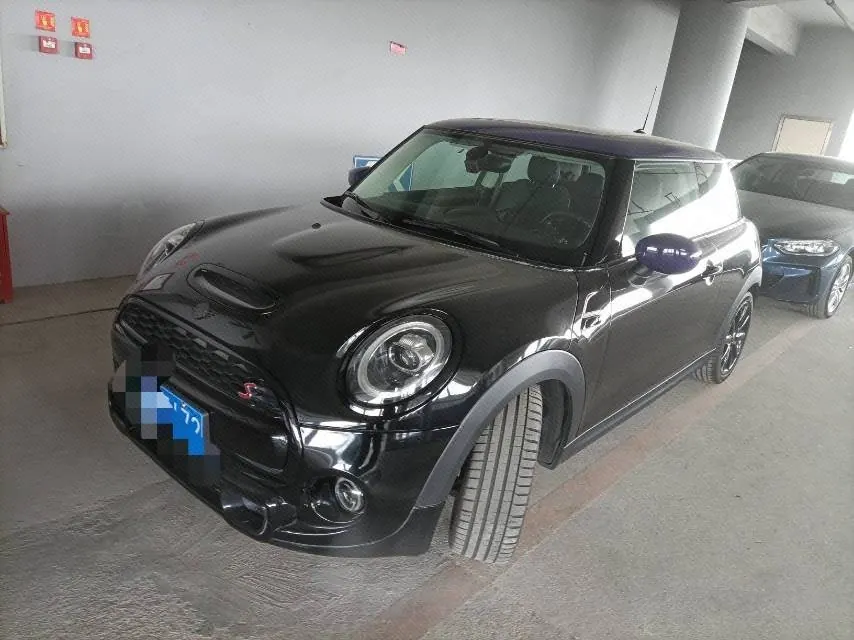 Open image lightbox: MINI Mini (imported) 2020 Mini Cooper S 2.0T classic automatic gear