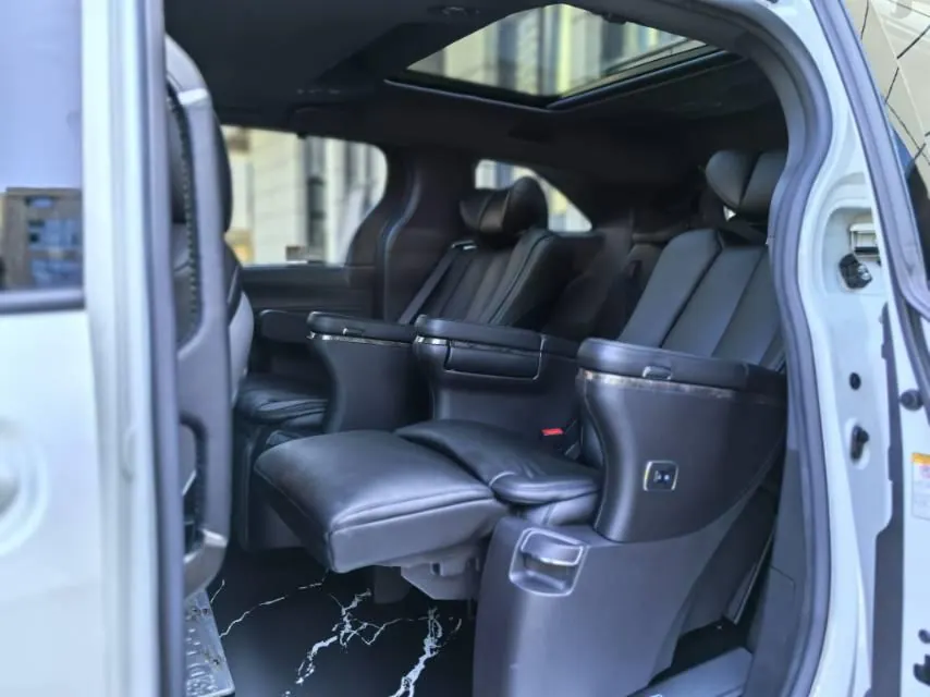 Toyota 2021 Sai 2.5 Stepless Premium Edition Automatic Gear 5