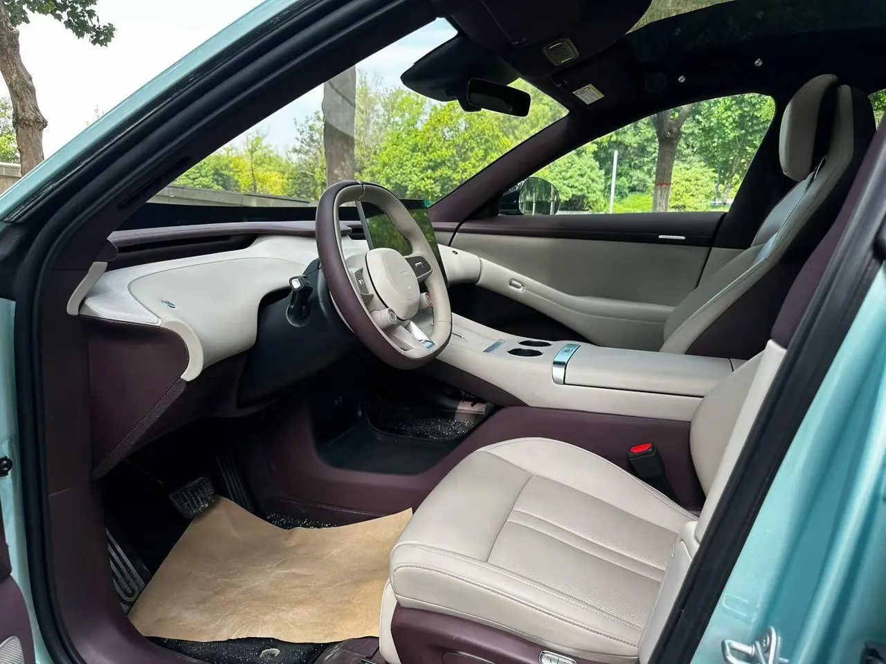 MI 2025 YU7 Long Endurance Four-wheel Drive Pro Edition Automatic Gear 4