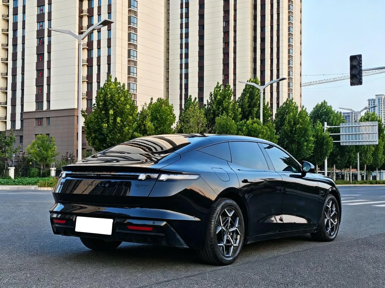 LYNK&amp;CO 2025 LYNK&amp;CO 10 EM-P 1.5T 240 four-wheel drive Ultra automatic gear 6