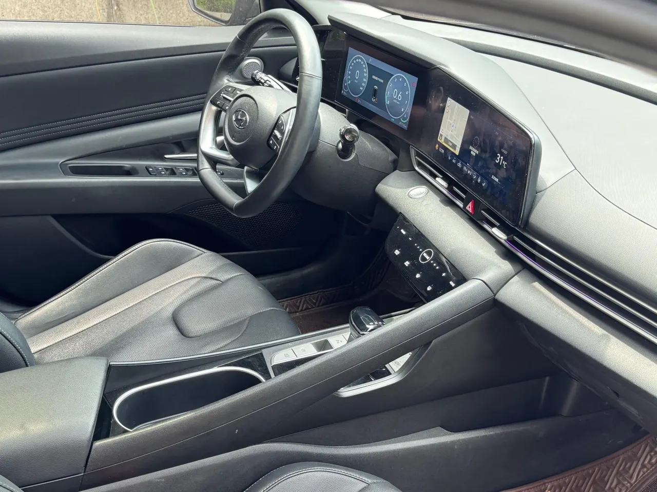 Hyundai 2021 Elantra -3-compartment 1.5 stepless TOP flagship automatic gear 4