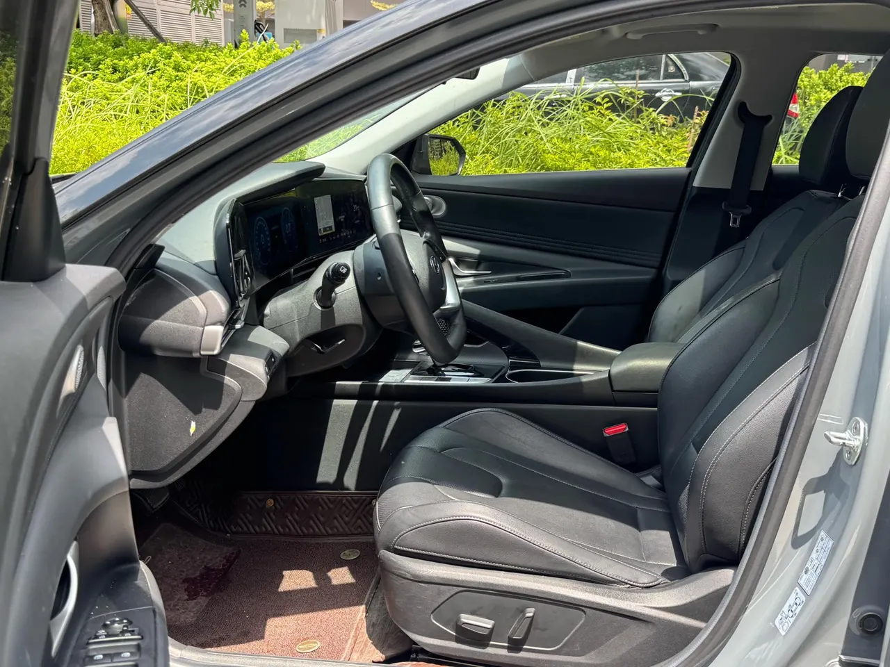 Hyundai 2021 Elantra -3-compartment 1.5 stepless TOP flagship automatic gear 8