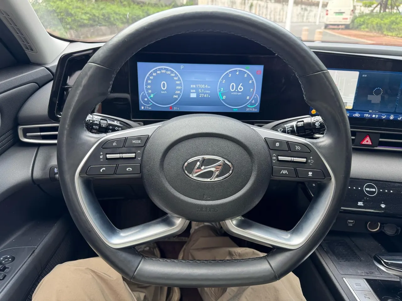 Hyundai 2021 Elantra -3-compartment 1.5 stepless TOP flagship automatic gear 9