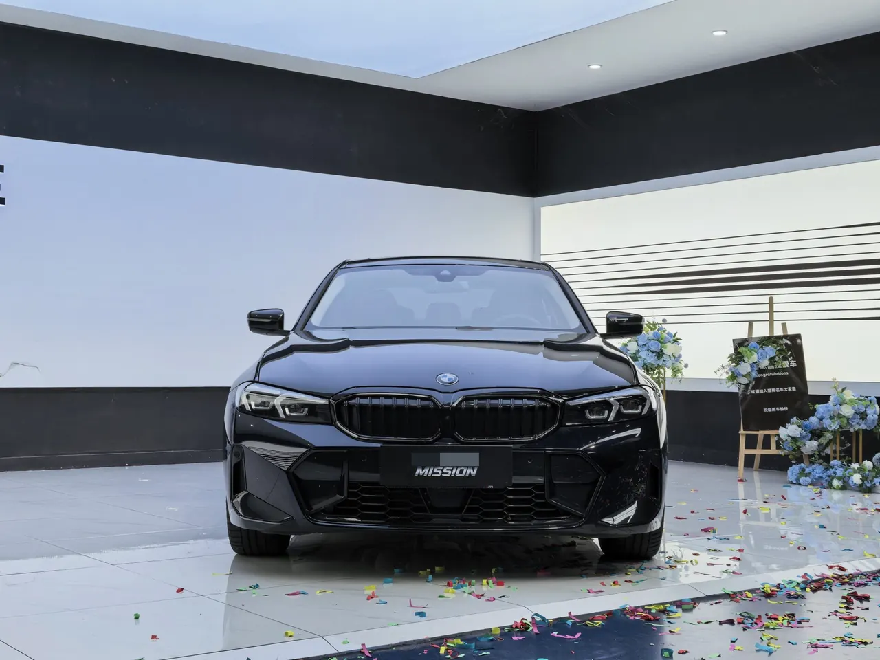 BMW 3 Series 2025 330Li 2.0T M Sports Obsidian Night Suit Automatic Gear 2