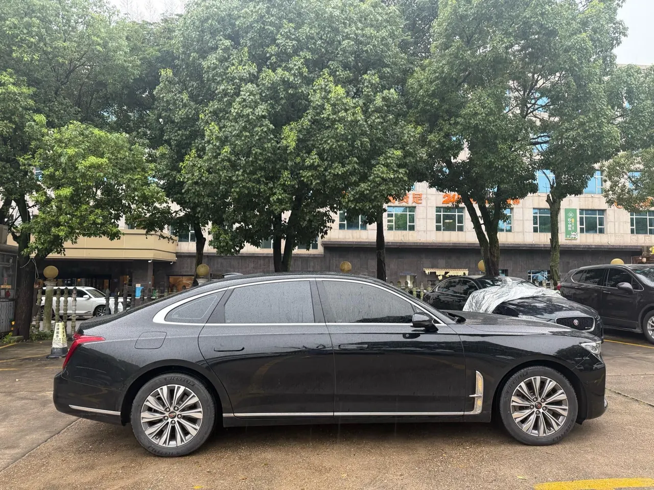 HongQi 2020 H9 48V 2.0T Zhilian Flag Yue Edition Automatic Gear 10