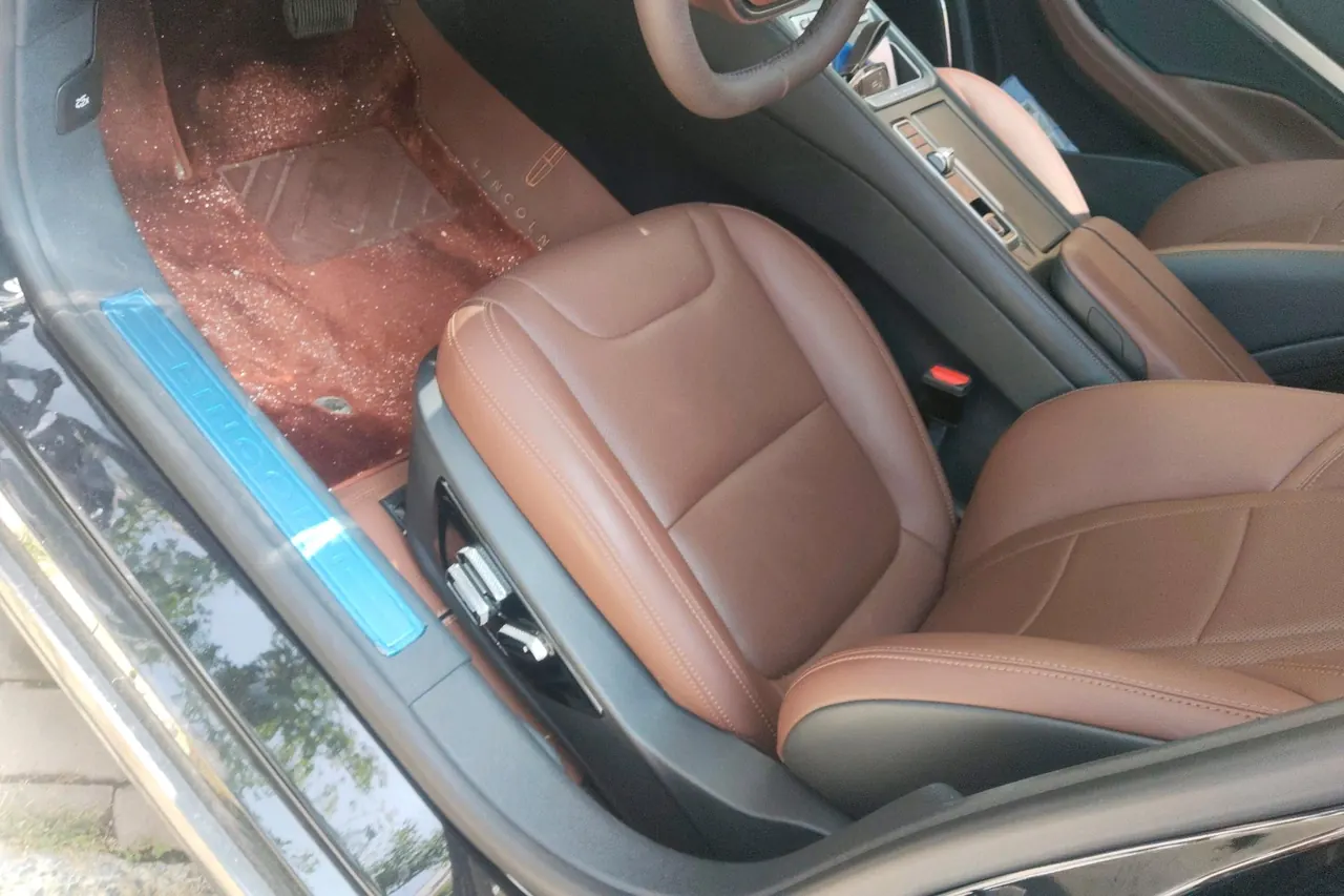 Lincoln 2025 Lincoln Z 2.0T Stepless Zunshang Edition Automatic Gear 5