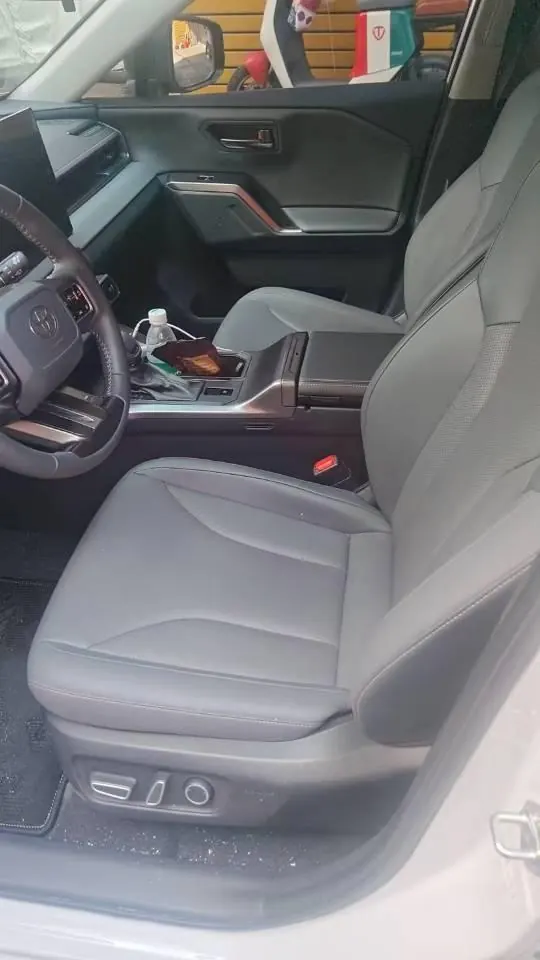 Toyota 2026 RAV4 Rongbo 2.0 Stepless Two-Drive Deluxe Automatic Gear 3