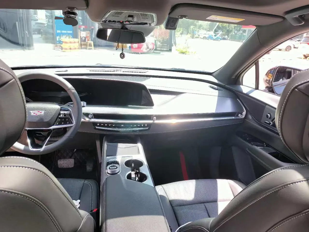 Cadillac 2026 XT5 48V 2.0T Luxury Automatic Gear 2