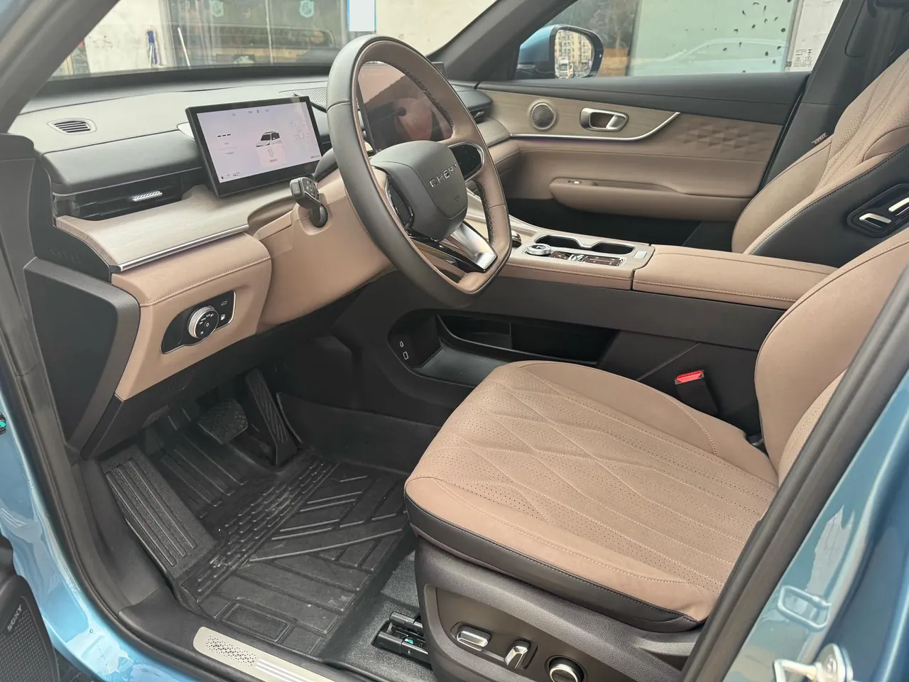Chery 2025 Ruihu 8 PLUS C- DM 1.5T 90KM Honorable 5-seat Automatic Gear 16