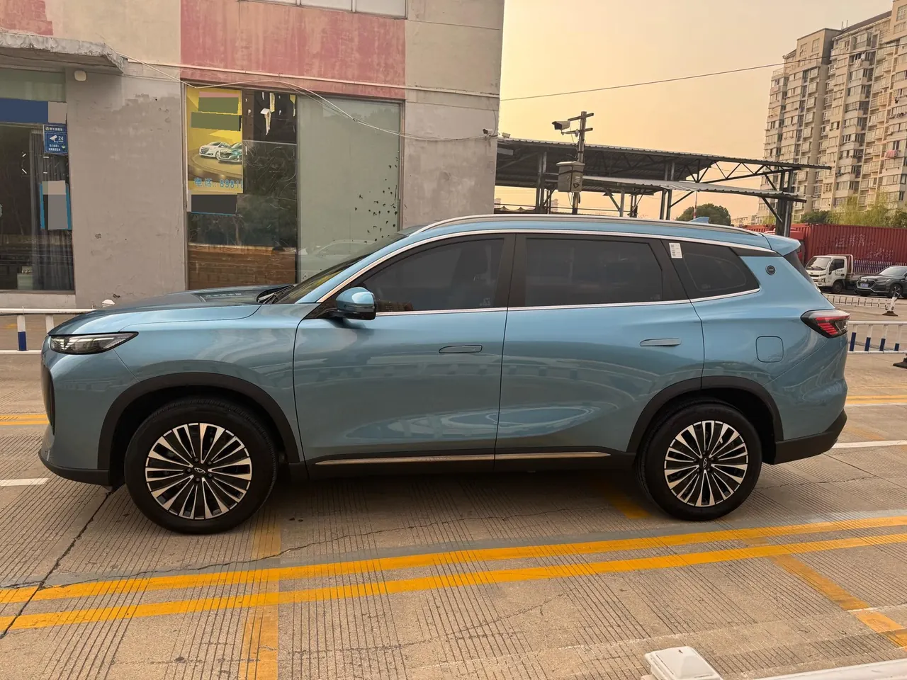 Chery 2025 Ruihu 8 PLUS C- DM 1.5T 90KM Honorable 5-seat Automatic Gear 3